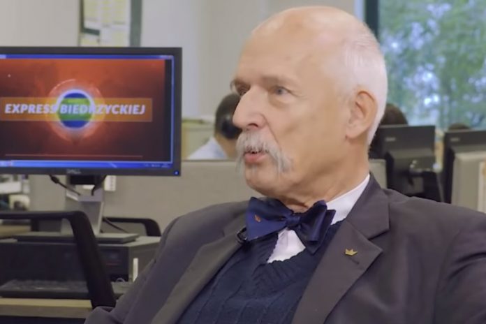 Janusz Korwin-Mikke w okularach do pływania. Ciekawe dokąd się wybiera. Foto: print screen z YouTube/Super Express