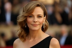 najlepsze-fryzury-z-czerwonego-dywanu-od-gwiazd-po-czterdziestce-w-tym-roku-3