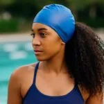 Genialnych sposobów na ochronę naturalnych włosów podczas pływania