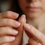 Jak raz na zawsze zapobiec łamaniu się paznokci